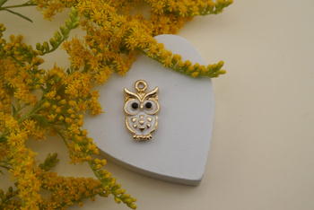 Sowa / biały / zawieszka emaliowana / 20x11mm / metal / złoty / 1szt
