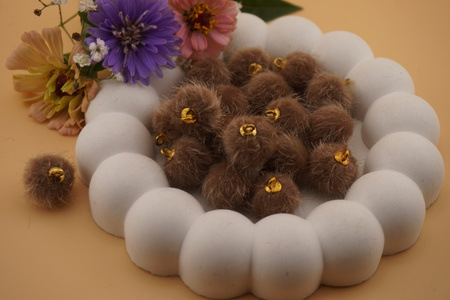 Pomponik / zawieszka / 15mm / beżowy /1szt