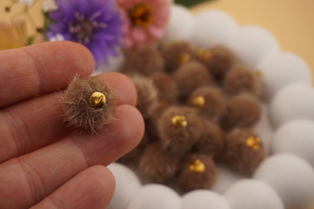 Pomponik / zawieszka / 15mm / beżowy /1szt