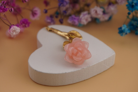 Róża różowa / zawieszka ze stali chirurgicznej / 40x15mm / złoty / 1szt