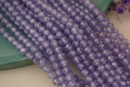 Cyrkonia fioletowa / kula fasetowana / 4mm / sznur / około 90szt