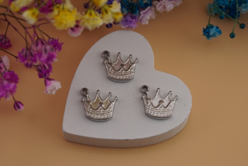 Korona / zawieszka ze stali chirurgicznej / 13x14mm / srebrny / 1szt