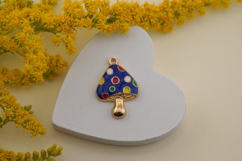 Muchomor w kolorowe kropki / niebieski / zawieszka emaliowana / 15x23mm / metal / złoty / 1szt