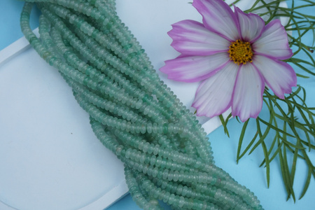 Awenturyn zielony / dysk / 4x2mm / sznur kamieni / 180szt