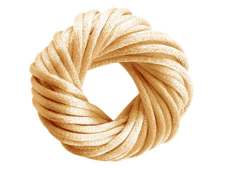 Sznurek satynowy z połyskiem / jasny morelowy / 2mm / długość 5m