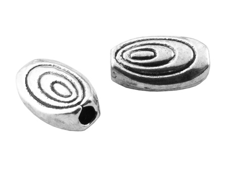 Przekładka elipsa ze wzorem 9.5x6x4mm / kolor srebrny / otwór 1.5mm / 10szt