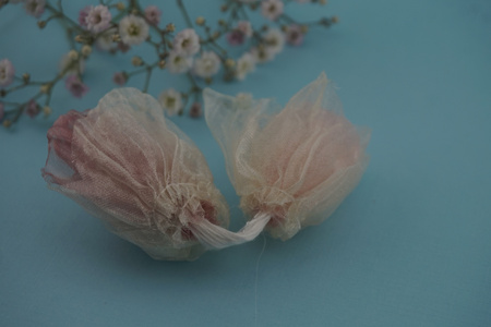 Kwiatek ozdobny / organza / biało - rózowy / ok 35mm / zestaw 2szt