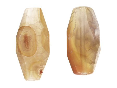 Agat / oliwka nieregularna, fasetowana / 34x16x8mm / bursztynowo-beżowy / 2szt
