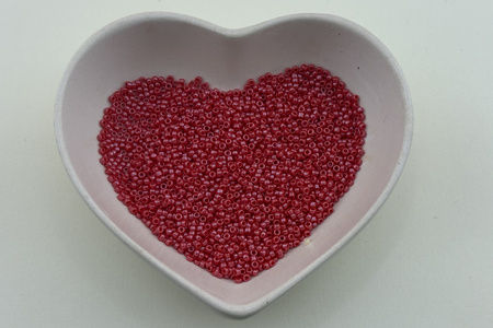 TOHO™ / Round / 15/0 / Opaque-Lustered Cherry / 10g / ~1400szt