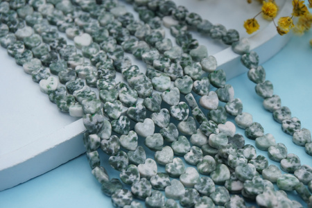 Jadeit Green Dots / serce / 6mm / 10szt