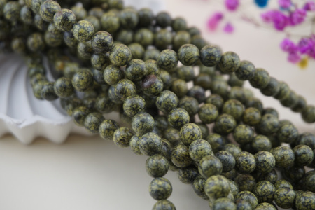 Serpentyn / kula / 6mm / sznur / około 60szt