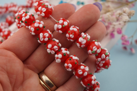 Kulka w kwiatki / szkło lampwork / czerwony, biały / 12mm / 2szt