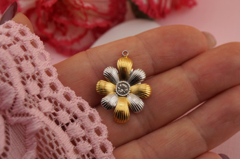 Kwiatek złoto - srebrny / zawieszka stal chirurgiczna / 26x19mm / 1szt
