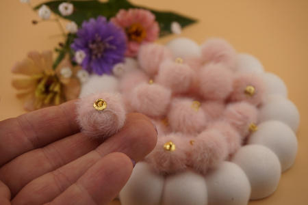 Pomponik / zawieszka / 18mm / pudrowy /1szt