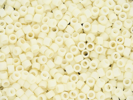 TOHO™ / Treasure / 11/0 / Opaque Pastel Frosted / Egg Shell / 5g / ~960szt