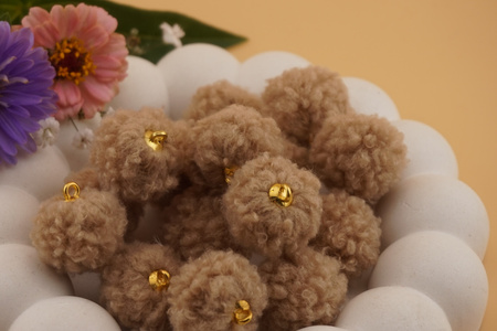 Pomponik baranek / zawieszka / 20mm / beżowy / 1szt