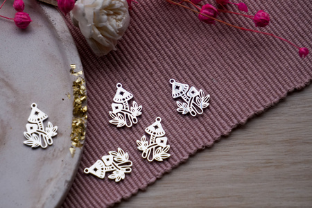 Grzybek / zawieszka / stal chirurgiczna / 20x15mm / srebrny / 1szt