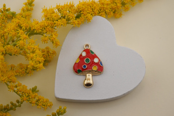 Muchomor w kolorowe kropki / czerwony / zawieszka emaliowana / 15x23mm / metal / złoty / 1szt