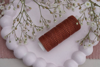 Sznurek do makramy woskowany / poliester / 0.80mm / brązowy 806 / szpulka 15m