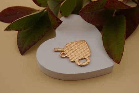 Dyniowe latte / zawieszka emaliowana / 22x18mm / metal / złoty / 1szt