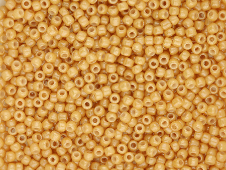 TOHO™ / Round / 15/0 / Opaque Lustered / DK Beige / 10g / ~1400szt