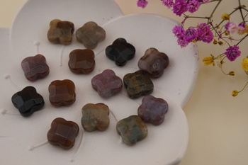 Agat indyjski / koniczynka fasetowana / 12x12mm / otwór 1mm / grubość 5mm / 1szt