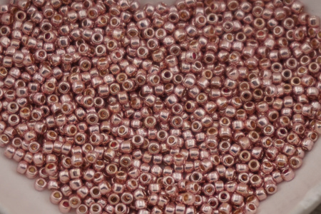 TOHO™ / Round / 11/0 / PermaFinish - Galvanized Sweet Blush / 10g / ~1100szt