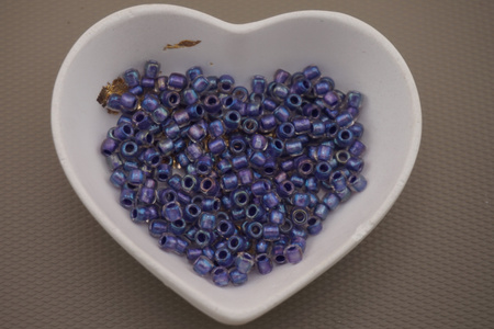 TOHO™ / Round / 6/0 / Inside-Color Rainbow Crystal/Metallic Purple-Lined / 10g