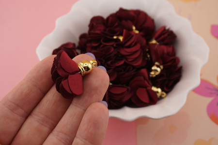Kwiatek z tkaniny / bordowy / metal antyalergiczny/ różowy / ok 30mm / 1szt
