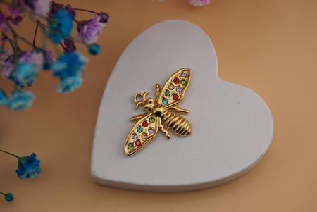 Pszczoła z kolorowymi cyrkoniami / zawieszka ze stali chirurgicznej / 28x18mm / złoty / 1szt