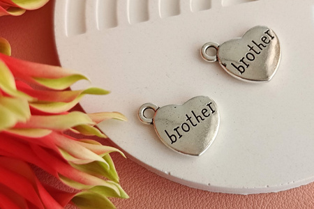 Serce Brother / Brat / zawieszka charms / 18x14x3mm / srebrny / 2szt