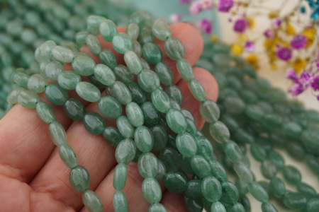 Awenturyn / owal / 6x8mm / sznur 38cm / około 40szt