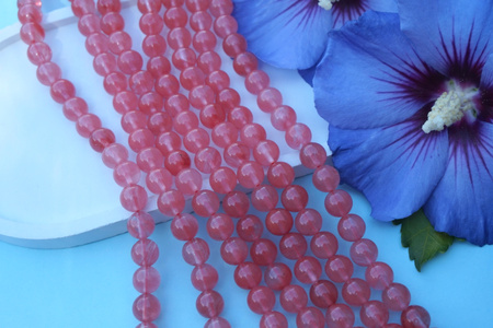 Kwarc czerwony / kula / 8mm / sznur kamieni syntetycznych / około 45szt