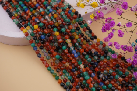 Agat multikolor / kula fasetowana / 4mm / sznur / około 84szt