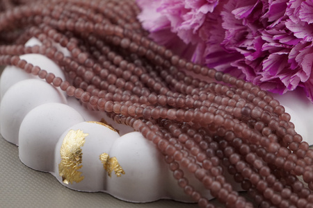 Kocie oko / kula / 4mm / brązowo - fioletowy / ok 90 szt / 1 sznur