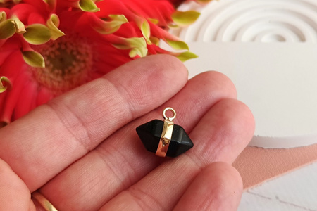 Agat czarny / grot w okuciu / zawieszka / 16x15mm / metal / 1szt