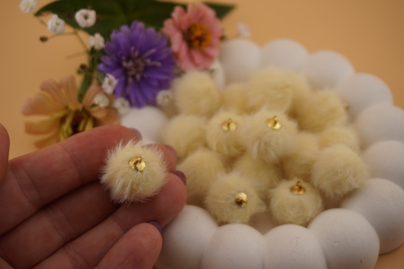 Pomponik / zawieszka / 18mm / masełko /1szt