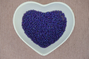 TOHO™ / Round / 15/0 / Inside-Color Rainbow Rosaline / Opaque Purple-Lined / 10g / ~1400szt