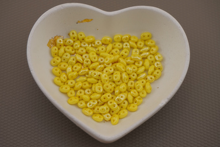 SuperDuo™ / 2.5x5mm / Luster - Opaque Limon / 10g