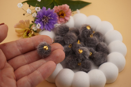 Pomponik / zawieszka / 15mm / popielaty / 1szt