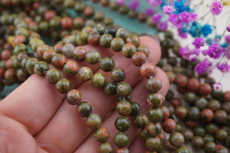 Unakit / kula / 6mm / sznur około 60szt