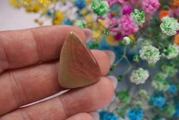 Jaspis / kaboszon / klasa AAA / 27x21x4mm / beżowy, różowy / 1szt