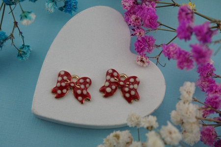 Kokardka SweetCharm™ / zawieszka charms / 11x14x2.5mm / KC Gold, czerwony / 2szt