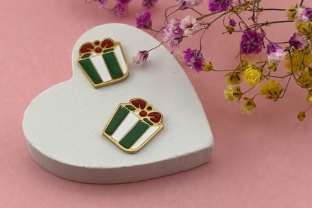 Prezent zielony / zawieszka emaliowana / stal chirurgiczna / 12x14mm / złoty / 1szt