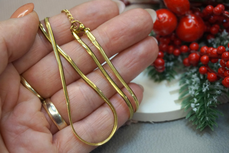 Łańcuszek żmijka płaska z karabińczykiem / stal nierdzewna / 2,3mm / złoty / 45+5cm