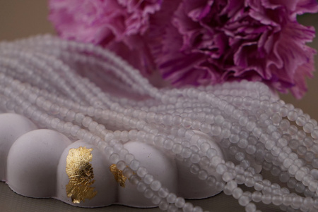 Kocie oko / kula / 4mm / srebrno szary / ok 90 szt / 1 sznur