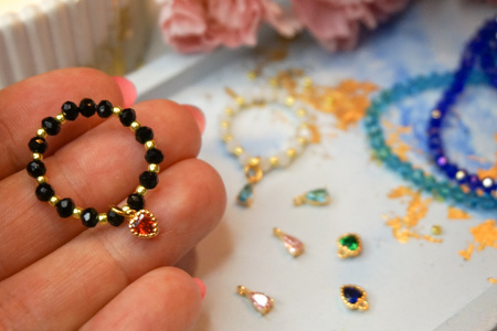 Kropla mini / kryształ w oprawie / zawieszka / 8x3mm / miedź / złoty, czerwony / 2szt