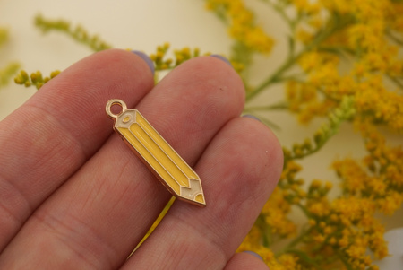 Kredka żółta / zawieszka emaliowana / 26x6mm / metal / złoty / 1szt