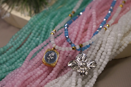 Kocie oko / kula matowa / 4mm / ivory/ ok 90 szt / 1 sznur