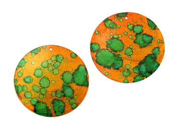 Koła z masy perłowej / pomarańczowe w zielone kropy / 45x1mm / otwór 2mm / 2szt